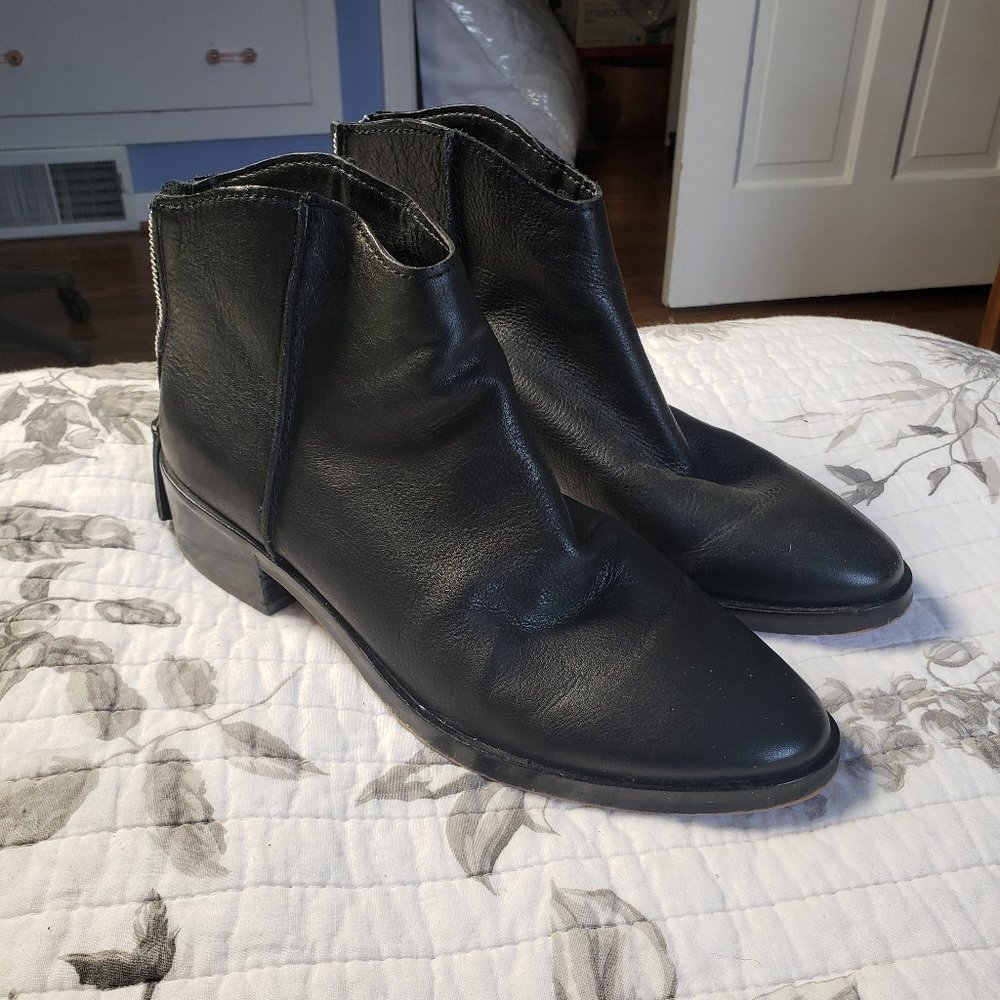 Dolce Vita Black Leather Ankle Boots Size 9